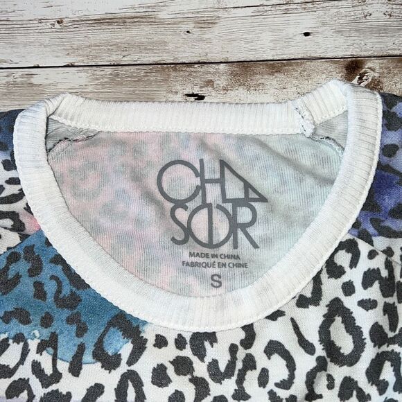 CHASER Super Soft Leopard Sweater Sweatshirt Ribbed Collar Cuffs Hem Size S NWT - Picture 3 of 9